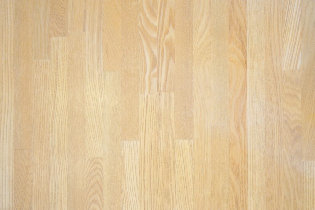 タモ材とは？オーク材との違いや経年変化、調達時の注意点を解説