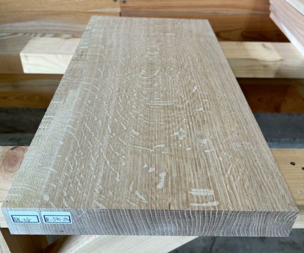 広葉樹ケヤキの木材特徴と見分け方｜木の特徴から家具への活用法まで解説