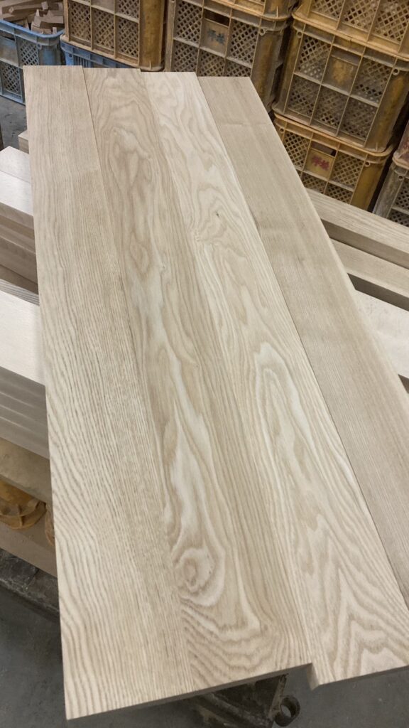 トネリコ木材とは│家具用途・特徴・アッシュ材との違いを解説