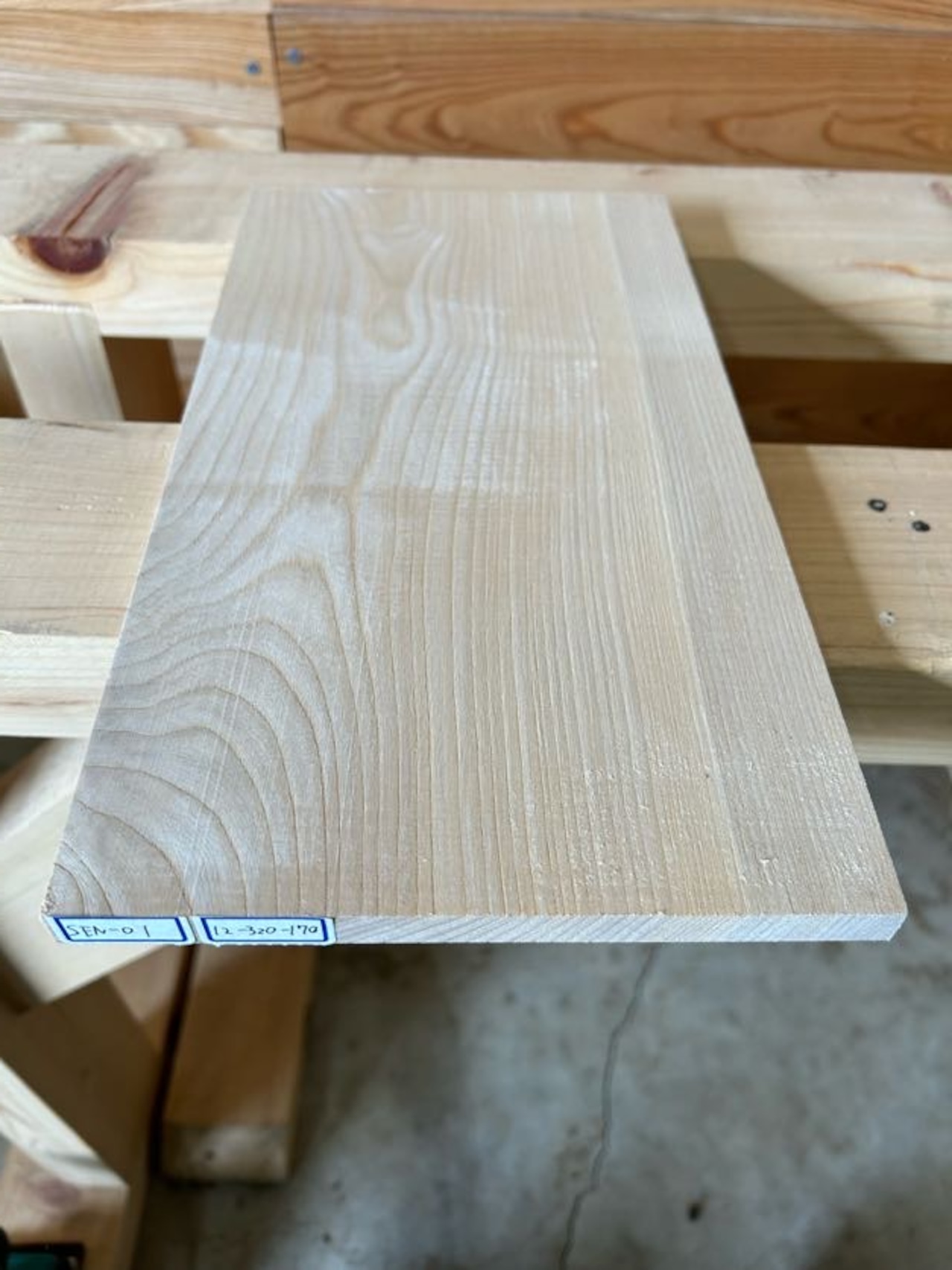 杢目の種類と特徴｜高級家具を引き立てる杢目の選び方