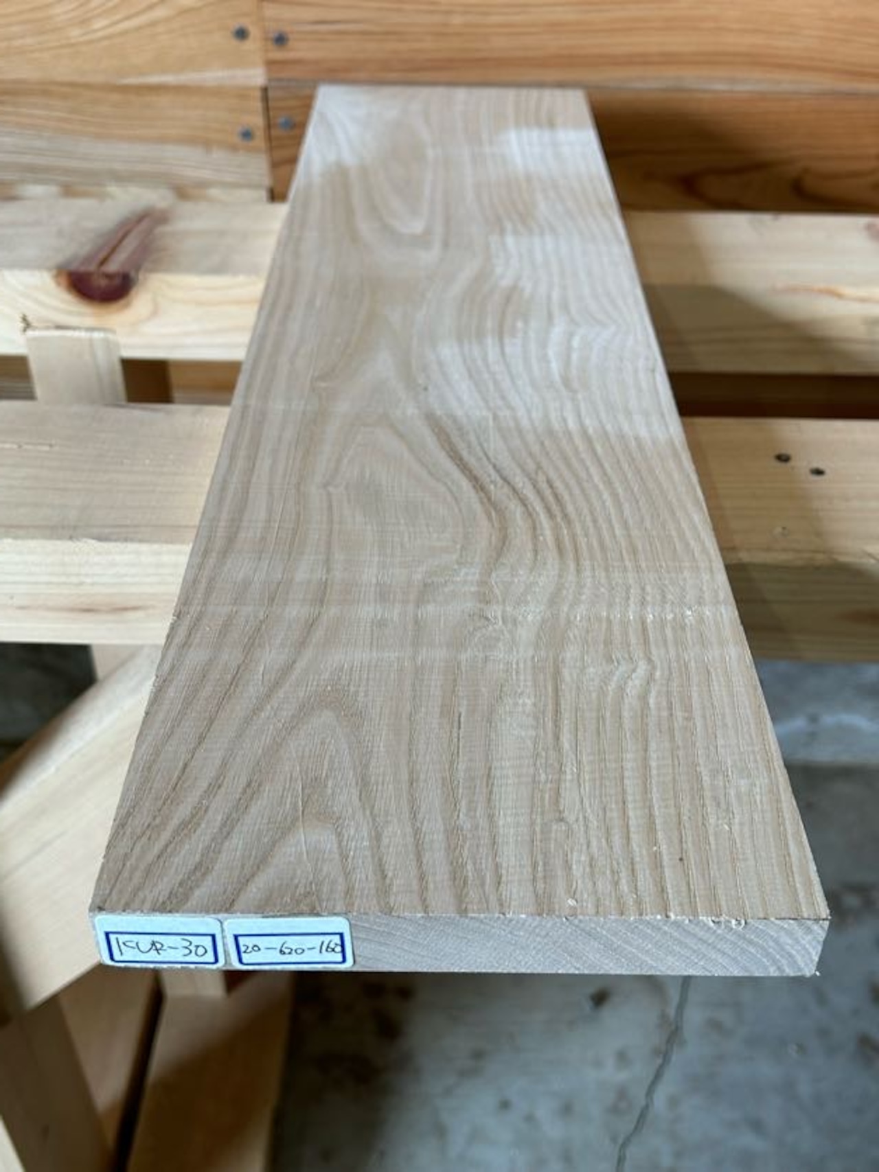 杢目の種類と特徴｜高級家具を引き立てる杢目の選び方